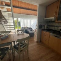 Ferienhaus "De Kreek": Esszimmer und Küche